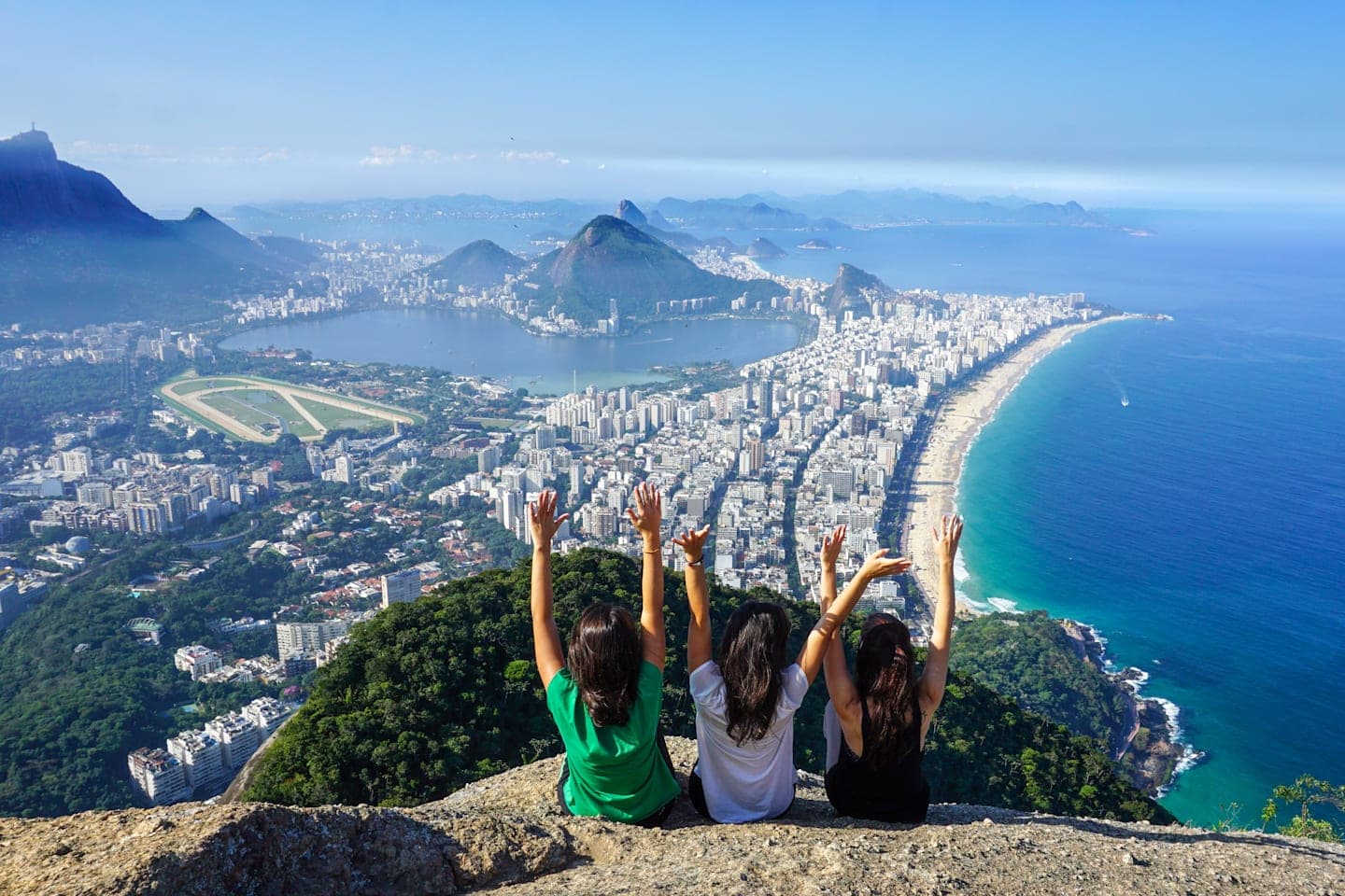 Tour through the Vidigal favela and Dois Irmãos hike thumbnail